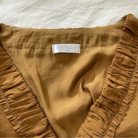 RUFFLE SATIN CROP LONG SLEEVE TOP IN CARAMEL SMALL - Picture 7 of 10